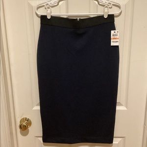 Alfani jersey skirt, Size small, zipper back